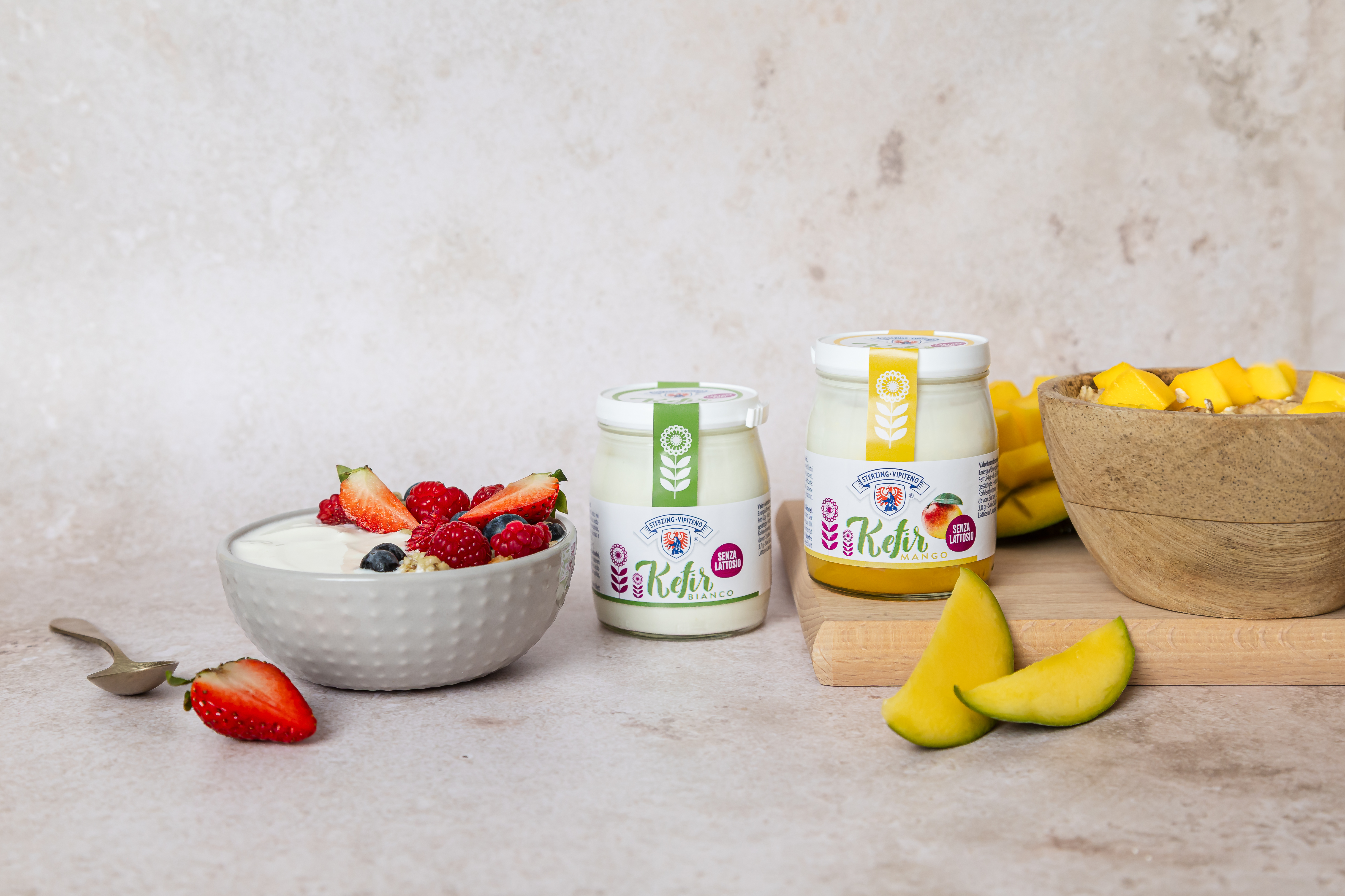 Produktfoto: Kefir Natur und Kefir Mango.