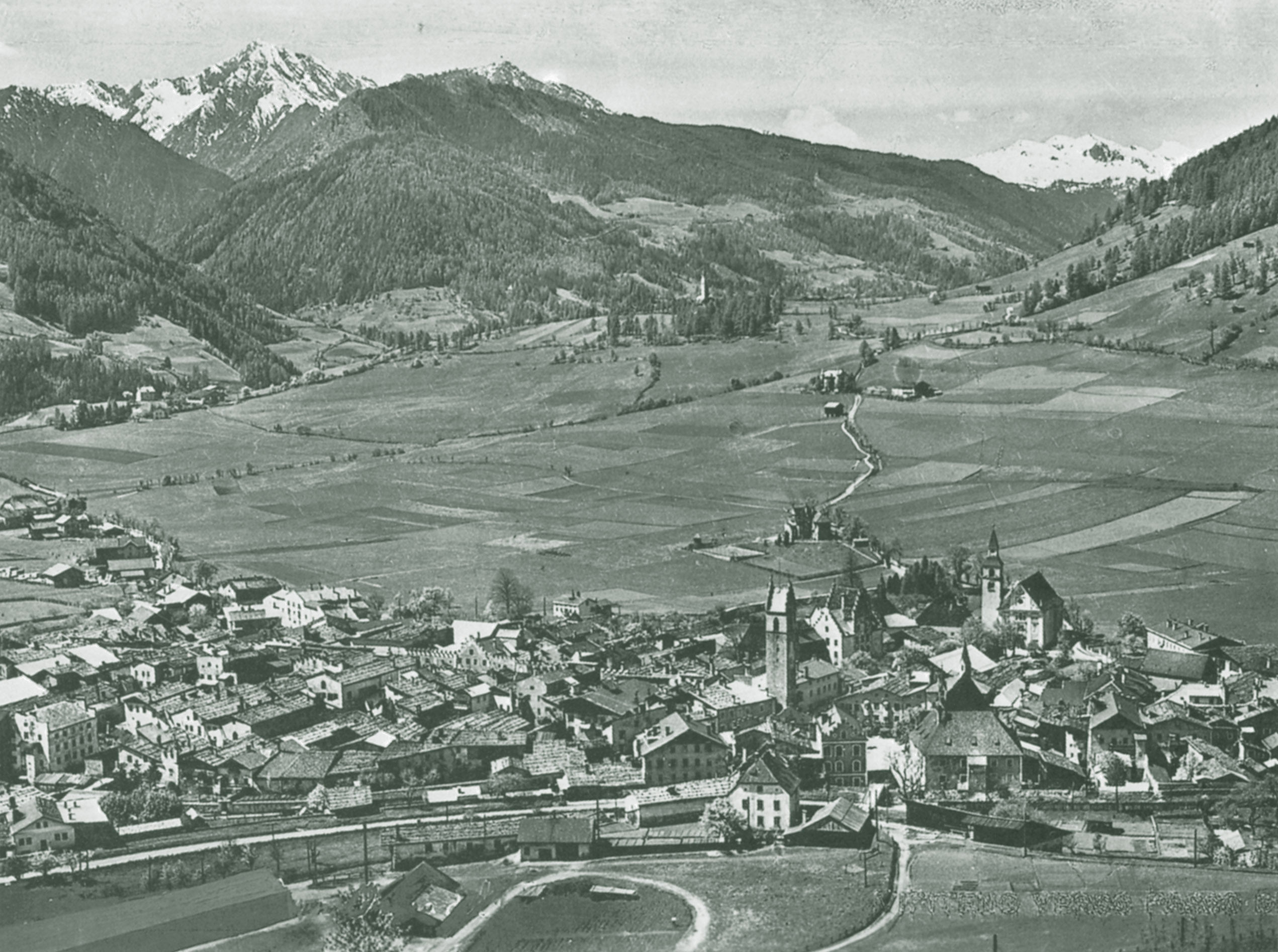 Historische Aufnahme vom Sterzinger Talbecken aus dem Jahr 1928